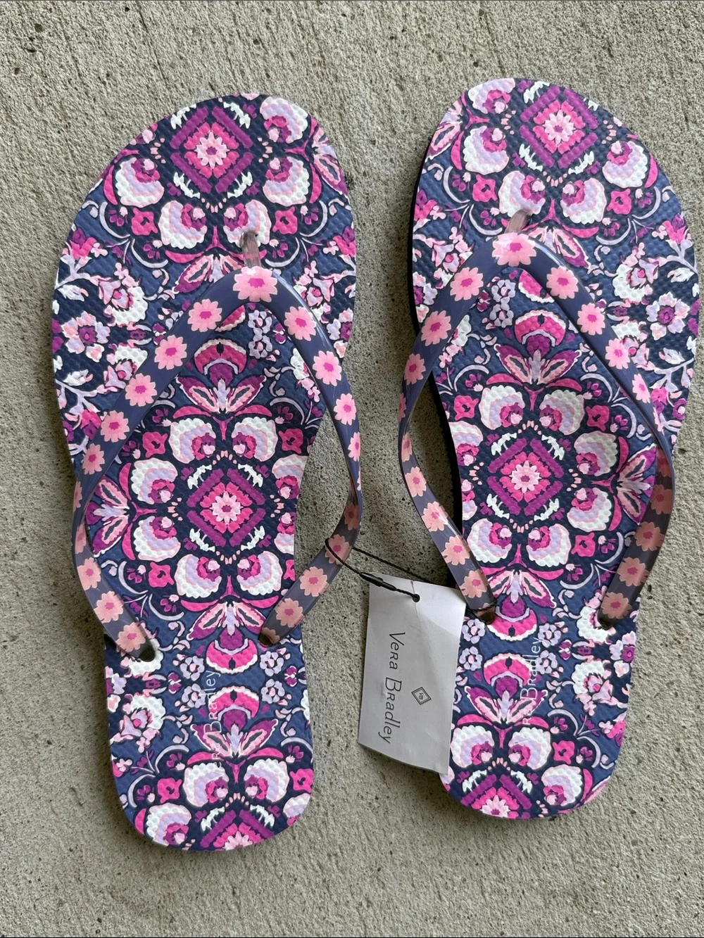 Vera Bradley Magenta Medallion Print Flip Flops-NEW- Size Large (women’s 9-10)